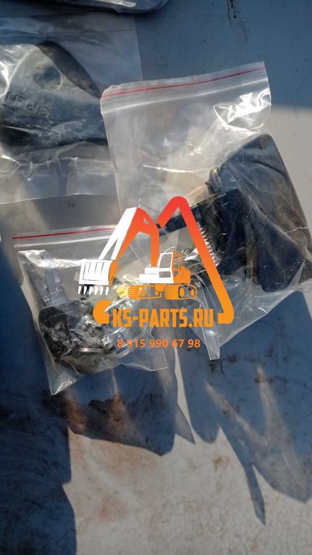 Замок двери кабины в сборе ASSY ZAX240-3 4461933, 4369645 Замок двери кабины в сборе ASSY ZAX240-3 4461933, 4369645