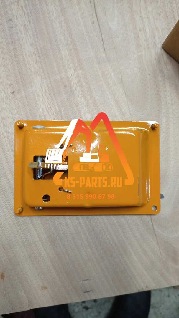 Замок боковых отсеков Hitachi 4652498 / 4409396 Замок боковых отсеков Hitachi 4652498 / 4409396